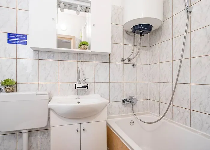 A&a Apartment *